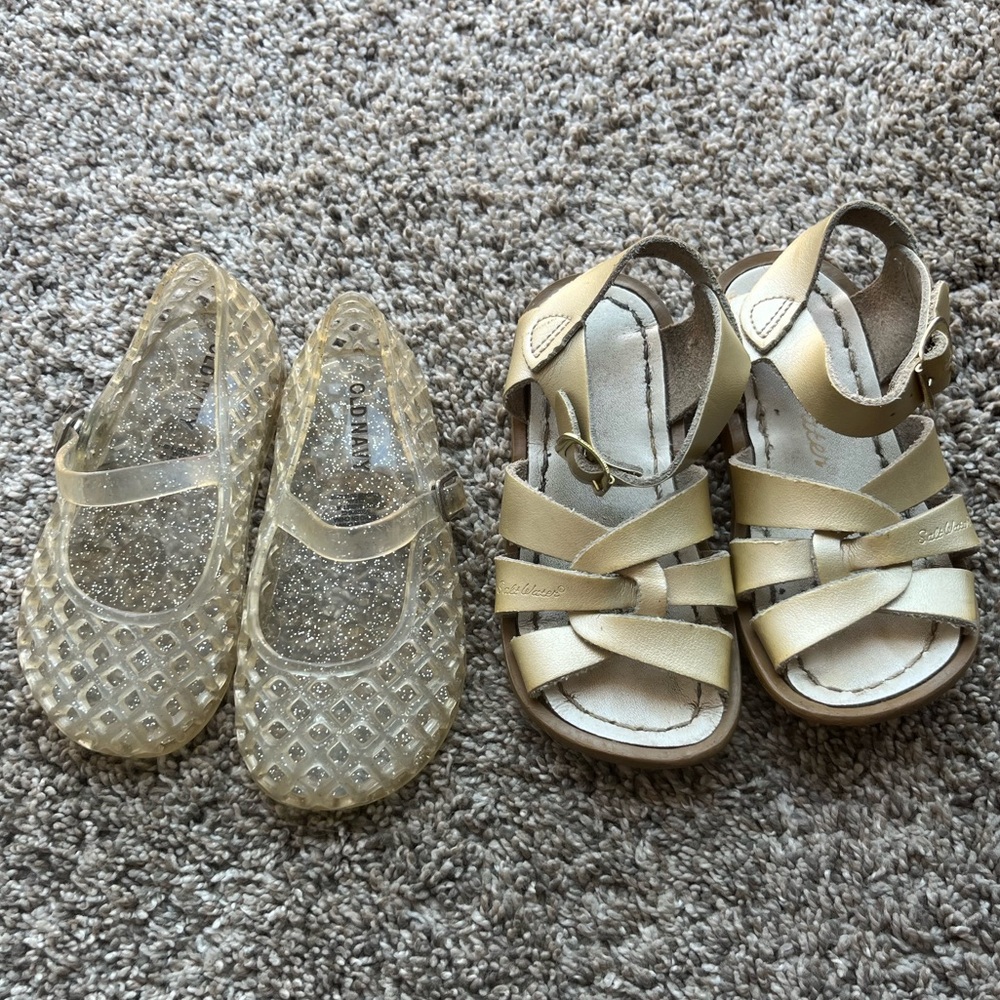 Salt Water Sandals by Hoy Gold and Cream Kids Sandals + Jelly Sandals girls sz 7